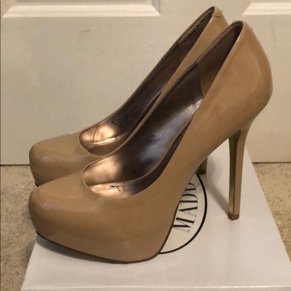Steve Madden Blush Pumps